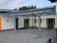 Zwischen Krippe und Kindergarten - Gartenausgang